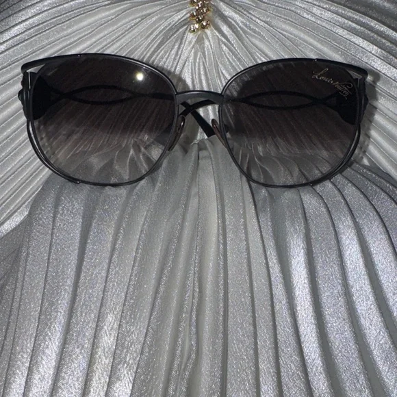 Exclusivity and Elegance every day! BlackSunglasses  display picture 2